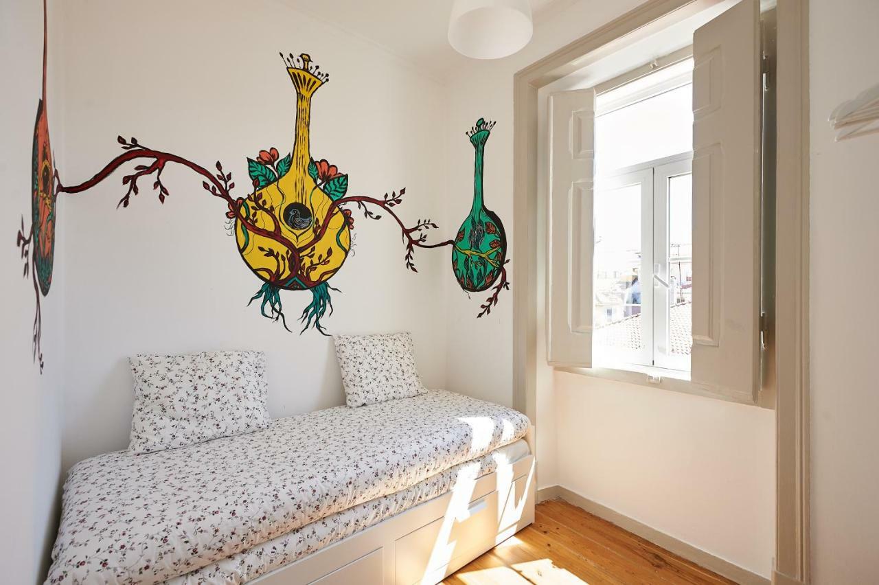 Love Inn Bairro Alto 4 ลิสบอน ภายนอก รูปภาพ